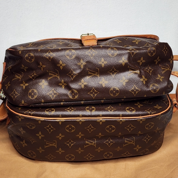 Authentic Louis Vuitton Saumur35 - Picture 3 of 16